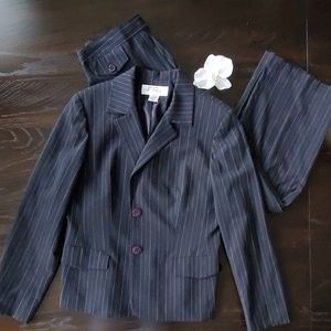 Jones New York 2 Piece Pinstripe Pant Suit